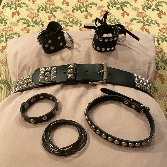 Accessory bundle! - Picture 2 of 7